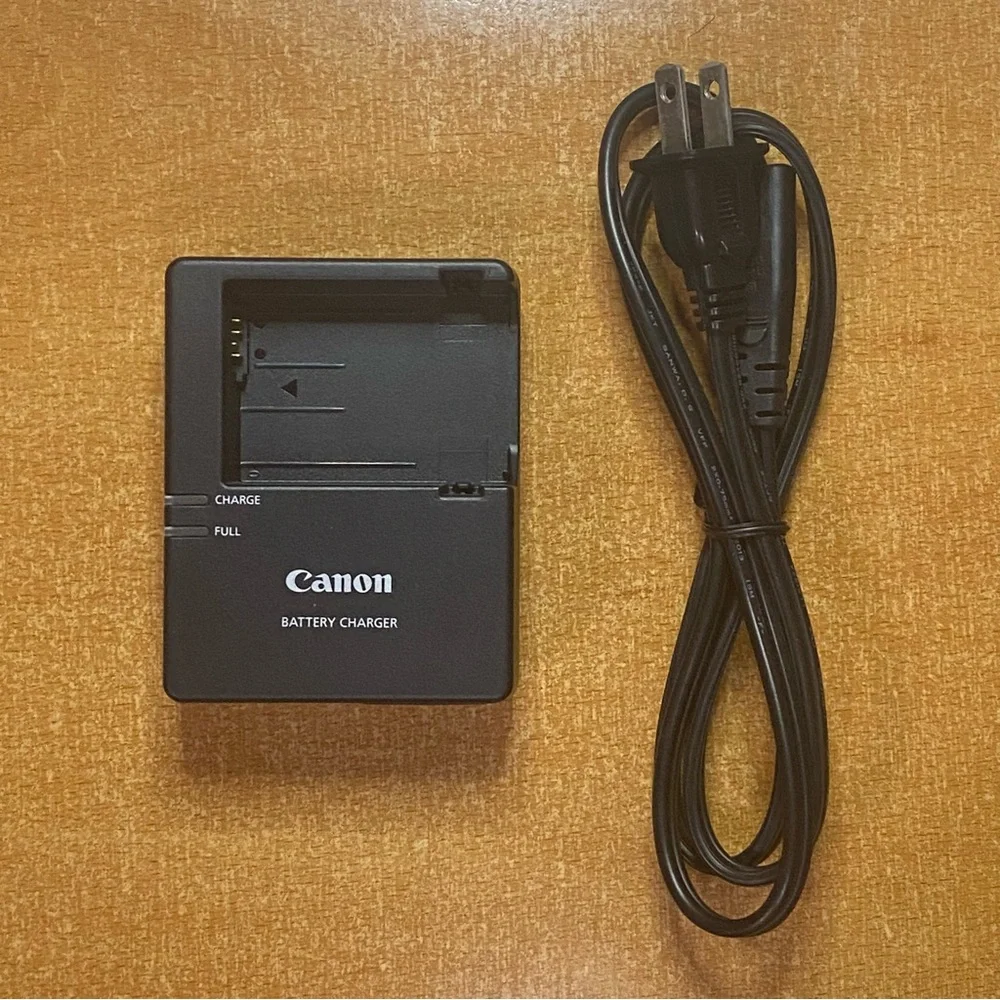 Canon LC-E8E Battery Charger for LP-E8 Battery